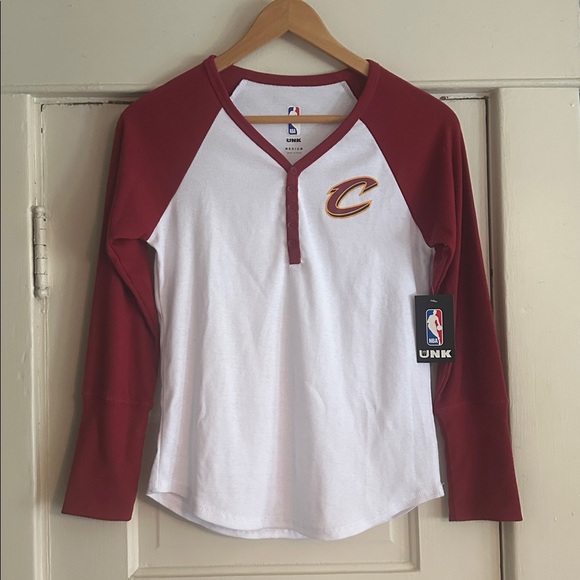 NBA UNK Tops - 🆕 NBA UNK Women’s Cleveland Cavaliers Long Sleeve Tee